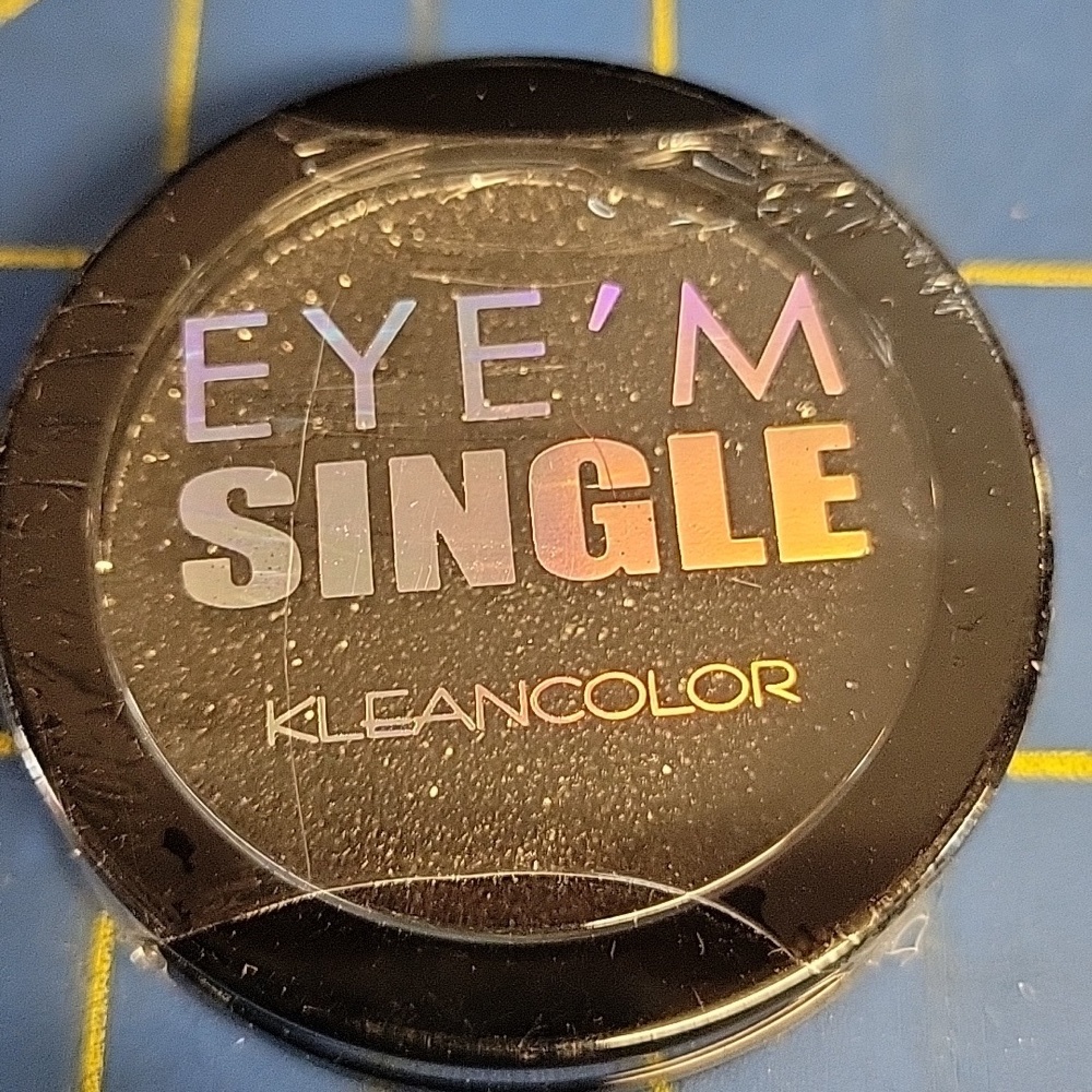 Kleancolor Eye'M Single Glitter Eyeshadow Holograph 1.8g New Sealed Dating Scene